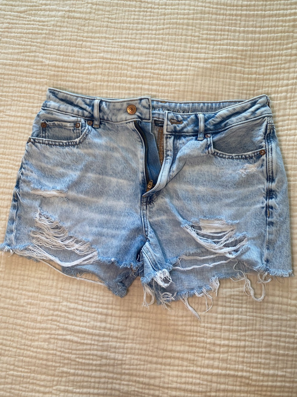 American Eagle Distressed Denim Shorts Size 8 Comfort Stretch Waistband